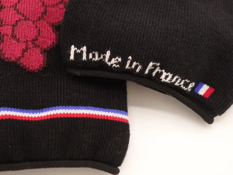 4-3 chaussette dégustation aveugle vin signée clovis 5 (copie) la chaussette de dégustation à l'aveugle pour le vin est fièrement française